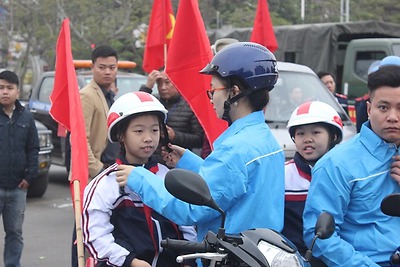 Lễ phát động ra quân Năm An toàn giao thông 2018 với chủ đề “An toàn giao thông cho trẻ em” và đợt cao điểm bảo đảm trật tự an toàn giao thông Tết nguyên đán Mậu tuất và lễ hội Xuân 2018.